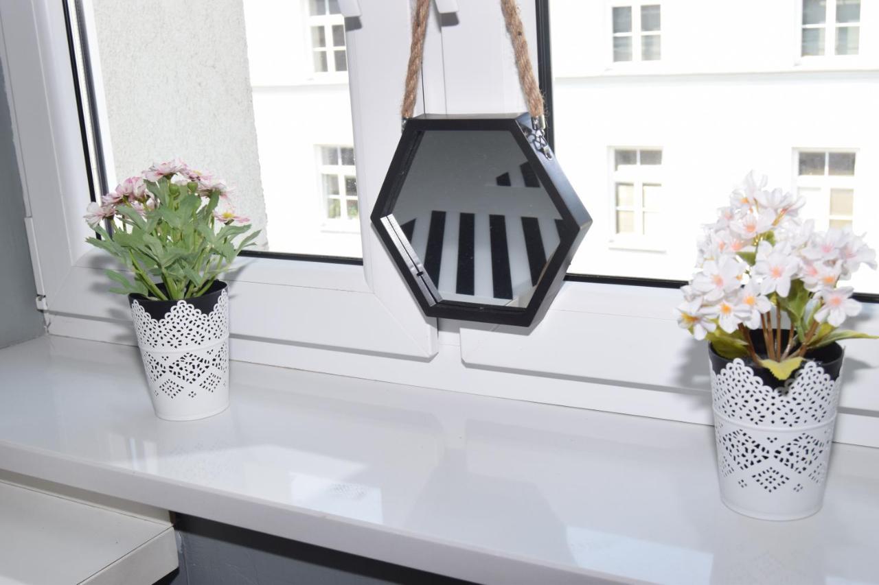 Be My Guest - Hoza Studio - Pkin Super Centrum Metro Wi-Fi Breakfast Varsóvia Exterior foto
